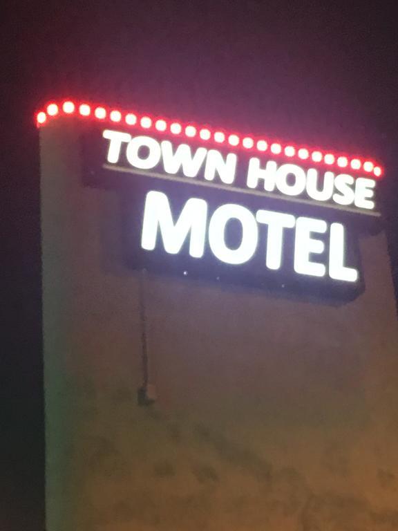Town House Motel Lynwood Extérieur photo