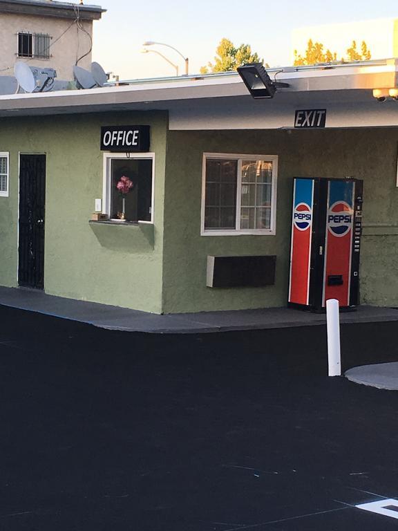 Town House Motel Lynwood Extérieur photo