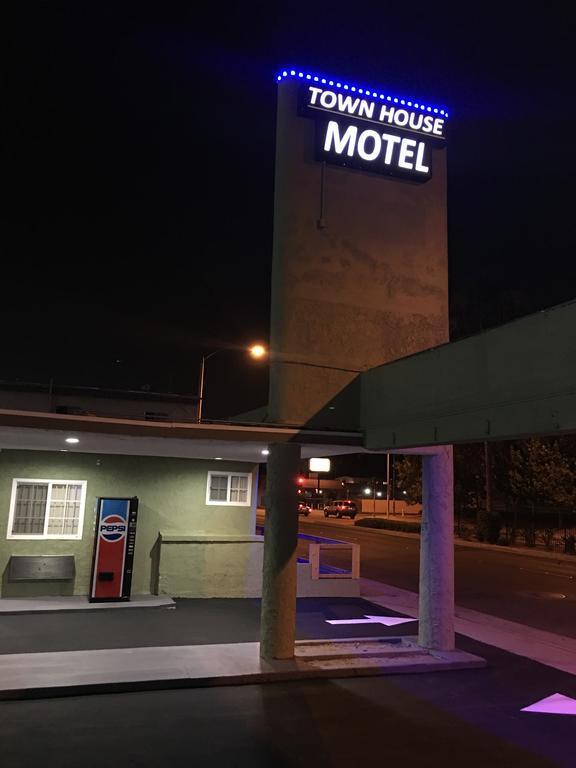 Town House Motel Lynwood Extérieur photo