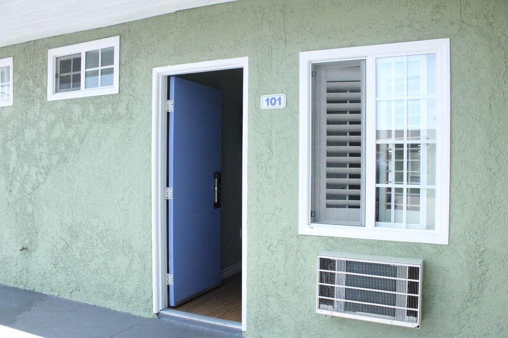 Town House Motel Lynwood Extérieur photo