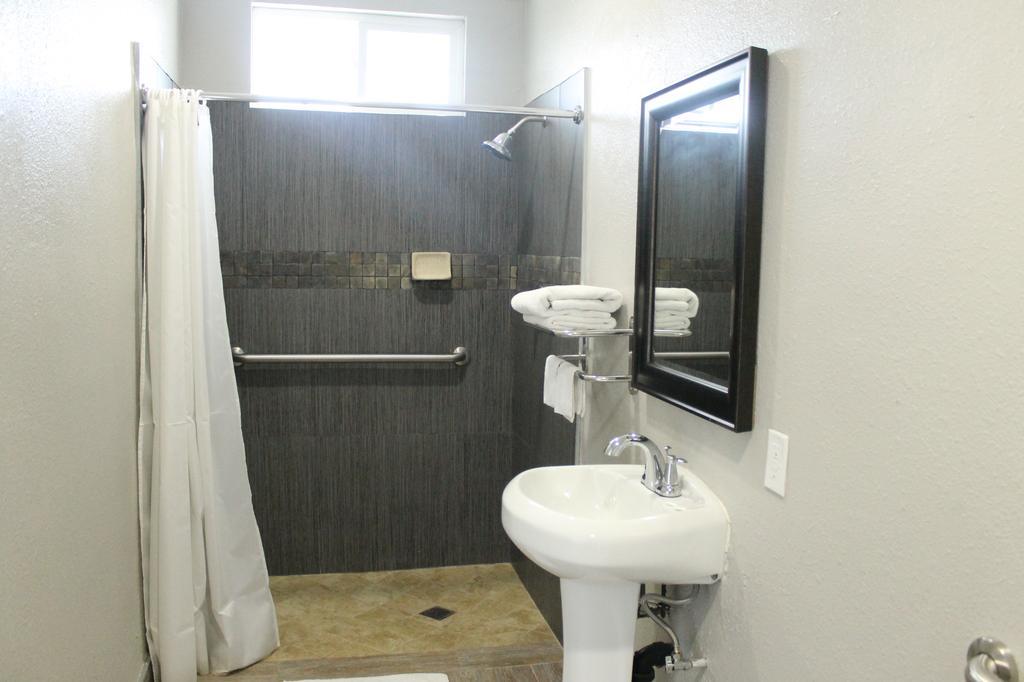 Town House Motel Lynwood Extérieur photo