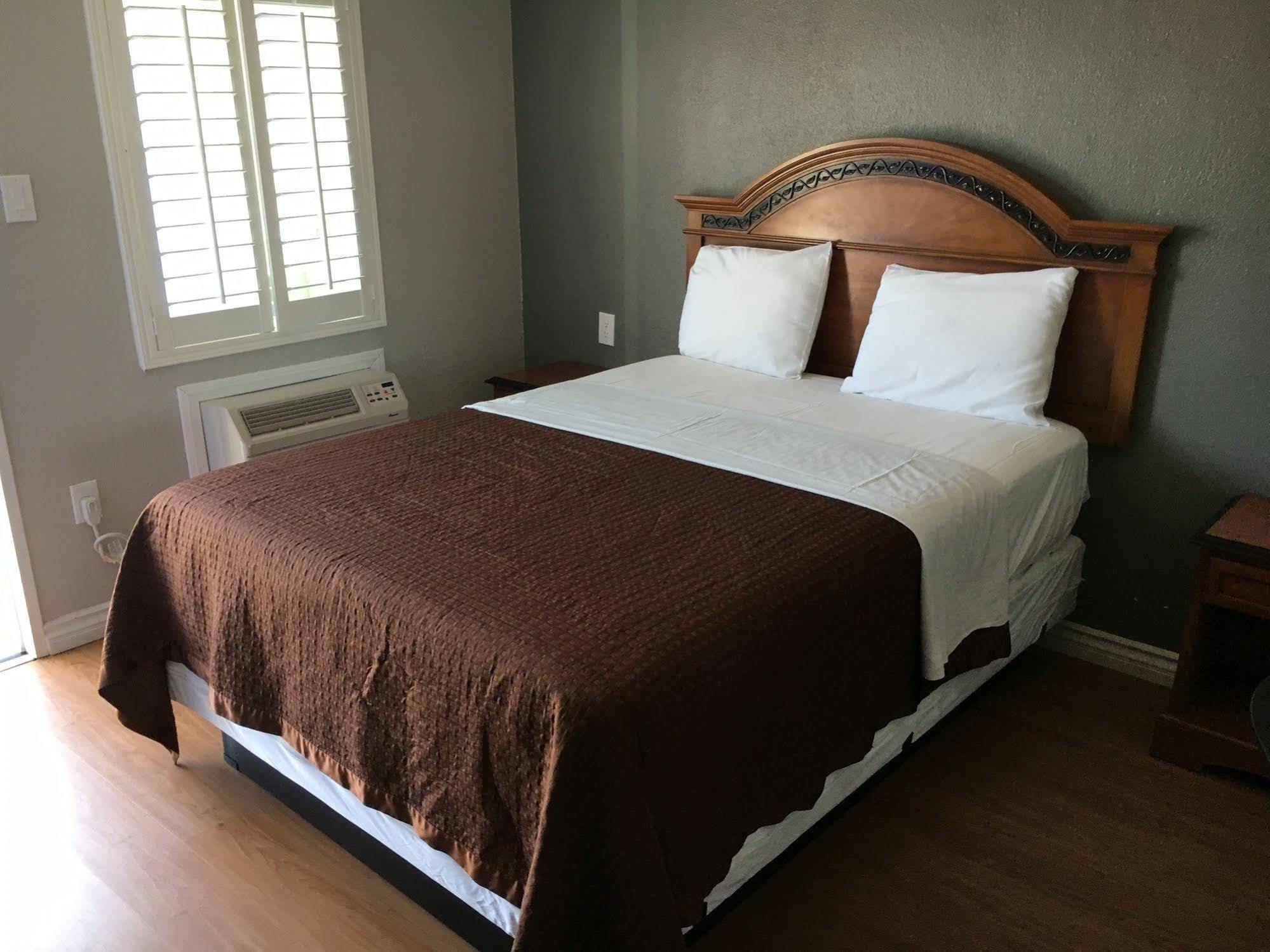 Town House Motel Lynwood Extérieur photo