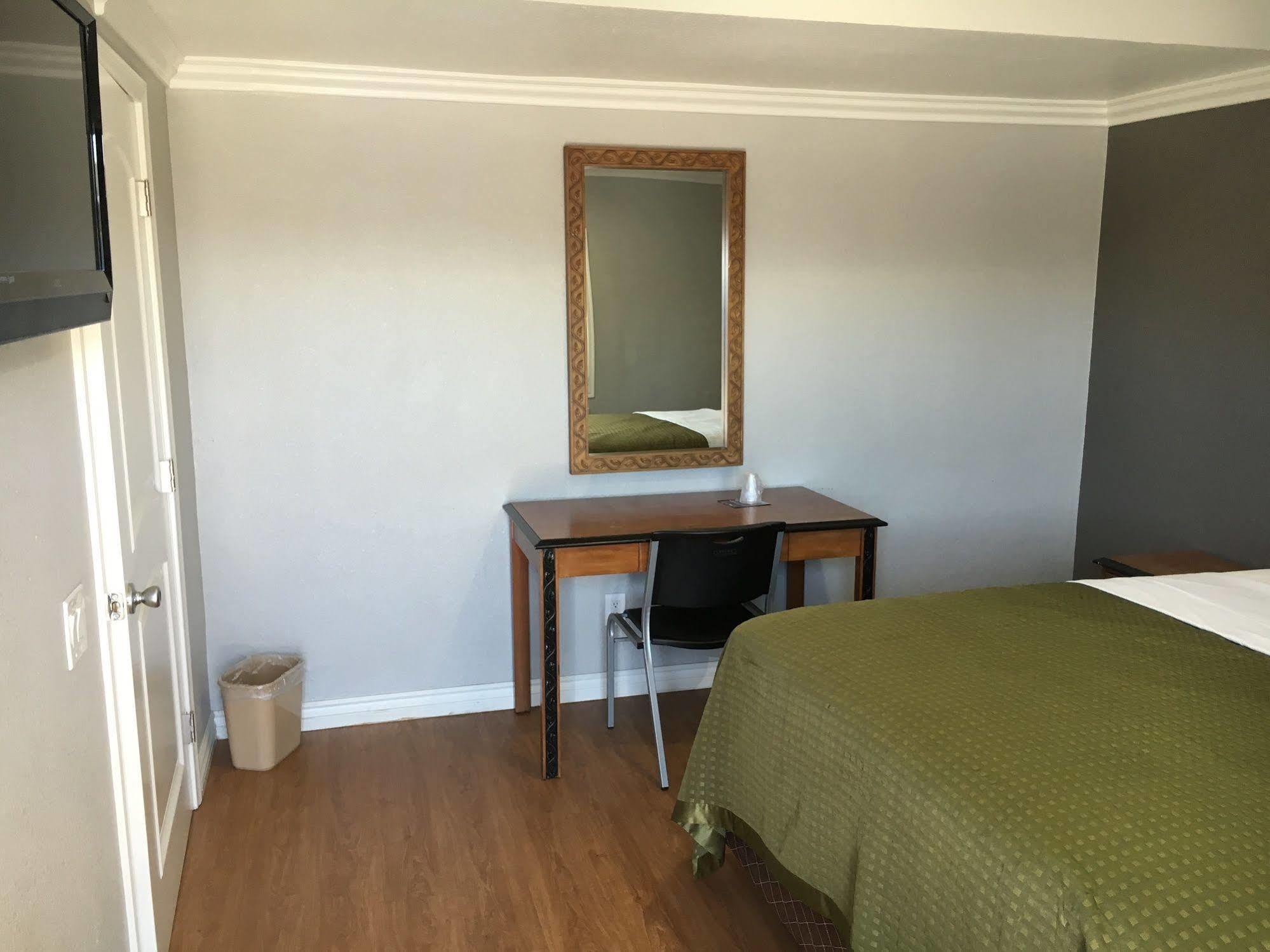 Town House Motel Lynwood Extérieur photo